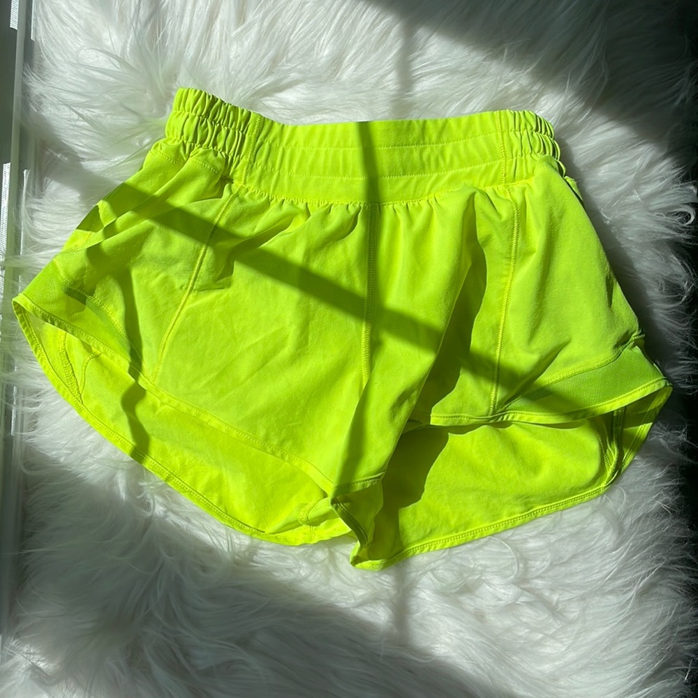 Lululemon Hotty Hot short